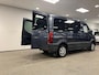 Mercedes-Benz Sprinter L1H1 Rolstoelbus Zelfrijder Rolstoel achter stuur