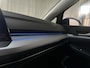 Volkswagen Golf 1.0 TSI 110pk Life Sfeerverlichting Navigatie Camera App-Connect