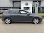 Volkswagen Golf 1.0 eTSI Life Trekhaak / App-Connect / Stoelverwarming / Park Distance Control
