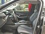 Peugeot e-2008 EV Allure 50 kWh | SOH 88,06% | Navigatie | Apple Carplay | Parkeersensoren + Camera | Cruise Control | Licht metalen velgen