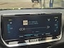 Peugeot e-2008 EV Allure 50 kWh | SOH 88,06% | Navigatie | Apple Carplay | Parkeersensoren + Camera | Cruise Control | Licht metalen velgen