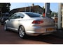 Volkswagen Passat 1.8 TSI Aut. *Business R* | Carplay | Camera | Adaptive Cruise & Climate Control | Stoelverwarming | PDC | Privacy |