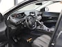 Peugeot 3008 1.2 130PK Première | 2de eigenaar | Navigatie | Camera | LMV | Cruise Control | AppleCarPlay/AndroidAuto | Climate Control | Virt.Cockpit | Keyless | Isofix | Privacy Glass | Parkeersensoren | Trekhaak | Elektrische Achterklep | Historie aanwezig! |
