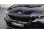 BMW 5-Serie Touring 550e xDrive M-Sport Pro | Bowers & Wilkins | M Carbon exterieur | Stoelventilatie | Onderstel Professional | Head-up | Panoramadak | Trekhaak |