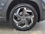 Hyundai Tucson 1.6 T-GDI PHEV Comfort 4WD / Dealer onderhouden / Fabrieksgarantie tot 05-2027 / All season banden / Stuur- & Stoelverwarming / Trekgewicht 1350 kg / Elektrische achterklep / Achteruitrijcamera / Apple Carplay Android Auto /
