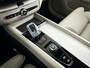 Volvo XC60 T8 Plug-in hybrid AWD Ultra Dark | Panoramadak | 360° camera | Luchtvering | Harman Kardon | Head-up display | Stoel- en stuurverwarming