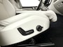 Volvo XC60 T8 Plug-in hybrid AWD Ultra Dark | Panoramadak | 360° camera | Luchtvering | Harman Kardon | Head-up display | Stoel- en stuurverwarming