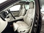 Volvo XC60 T8 Plug-in hybrid AWD Ultra Dark | Panoramadak | 360° camera | Luchtvering | Harman Kardon | Head-up display | Stoel- en stuurverwarming