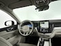 Volvo XC60 T8 Plug-in hybrid AWD Ultra Dark | Panoramadak | 360° camera | Luchtvering | Harman Kardon | Head-up display | Stoel- en stuurverwarming
