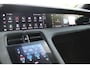 Porsche Taycan Sport Turismo GTS 93 kWh - Rode stiksel / gordels - Lederen Dashbord - Sport Chrono - Passenger display - Carbon stuur inleg - Luxe zelf dimmend glazen dak - Alcantara hemel - 21 inch - VOLLE UITVOERING - Bose - Adaptieve cruise - extra getint glas - Dealer onderhouden
