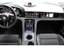 Porsche Taycan Sport Turismo GTS 93 kWh - Rode stiksel / gordels - Lederen Dashbord - Sport Chrono - Passenger display - Carbon stuur inleg - Luxe zelf dimmend glazen dak - Alcantara hemel - 21 inch - VOLLE UITVOERING - Bose - Adaptieve cruise - extra getint glas - Dealer onderhouden