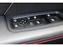 Porsche Taycan Sport Turismo GTS 93 kWh - Rode stiksel / gordels - Lederen Dashbord - Sport Chrono - Passenger display - Carbon stuur inleg - Luxe zelf dimmend glazen dak - Alcantara hemel - 21 inch - VOLLE UITVOERING - Bose - Adaptieve cruise - extra getint glas - Dealer onderhouden