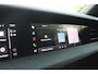 Porsche Taycan Sport Turismo GTS 93 kWh - Rode stiksel / gordels - Lederen Dashbord - Sport Chrono - Passenger display - Carbon stuur inleg - Luxe zelf dimmend glazen dak - Alcantara hemel - 21 inch - VOLLE UITVOERING - Bose - Adaptieve cruise - extra getint glas - Dealer onderhouden