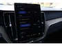 Volvo XC60 2.0 T6 Plug-in hybrid AWD Ultra Dark | Pano | Luchtvering | Trekhaak |