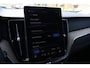 Volvo XC60 2.0 T6 Plug-in hybrid AWD Ultra Dark | Pano | Luchtvering | Trekhaak |