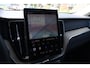 Volvo XC60 2.0 T6 Plug-in hybrid AWD Ultra Dark | Pano | Luchtvering | Trekhaak |