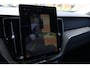 Volvo XC60 2.0 T6 Plug-in hybrid AWD Ultra Dark | Pano | Luchtvering | Trekhaak |