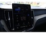 Volvo XC60 2.0 T6 Plug-in hybrid AWD Ultra Dark | Pano | Luchtvering | Trekhaak |