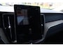 Volvo XC60 2.0 T6 Plug-in hybrid AWD Ultra Dark | Pano | Luchtvering | Trekhaak |
