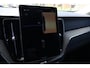 Volvo XC60 2.0 T6 Plug-in hybrid AWD Ultra Dark | Pano | Luchtvering | Trekhaak |