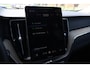 Volvo XC60 2.0 T6 Plug-in hybrid AWD Ultra Dark | Pano | Luchtvering | Trekhaak |