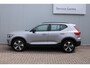 Volvo XC40 B4 Automaat Plus Dark | Premium audio by Harman en Kardon| Semi Electrische trekhaak|19 Inch Lichtmetalen velgen| Adaptieve Cruise Control| Blind Spot| Electrisch bedienbare voorstoelen| Electrisch bedienbare achterklep.