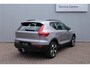 Volvo XC40 B4 Automaat Plus Dark | Premium audio by Harman en Kardon| Semi Electrische trekhaak|19 Inch Lichtmetalen velgen| Adaptieve Cruise Control| Blind Spot| Electrisch bedienbare voorstoelen| Electrisch bedienbare achterklep.