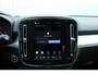 Volvo XC40 B4 Automaat Plus Dark | Premium audio by Harman en Kardon| Semi Electrische trekhaak|19 Inch Lichtmetalen velgen| Adaptieve Cruise Control| Blind Spot| Electrisch bedienbare voorstoelen| Electrisch bedienbare achterklep.
