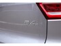 Volvo XC40 B4 Automaat Plus Dark | Premium audio by Harman en Kardon| Semi Electrische trekhaak|19 Inch Lichtmetalen velgen| Adaptieve Cruise Control| Blind Spot| Electrisch bedienbare voorstoelen| Electrisch bedienbare achterklep.
