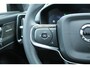 Volvo XC40 B4 Automaat Plus Dark | Premium audio by Harman en Kardon| Semi Electrische trekhaak|19 Inch Lichtmetalen velgen| Adaptieve Cruise Control| Blind Spot| Electrisch bedienbare voorstoelen| Electrisch bedienbare achterklep.