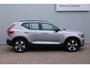 Volvo XC40 B4 Automaat Plus Dark | Premium audio by Harman en Kardon| Semi Electrische trekhaak|19 Inch Lichtmetalen velgen| Adaptieve Cruise Control| Blind Spot| Electrisch bedienbare voorstoelen| Electrisch bedienbare achterklep.