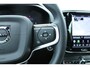 Volvo XC40 B4 Automaat Plus Dark | Premium audio by Harman en Kardon| Semi Electrische trekhaak|19 Inch Lichtmetalen velgen| Adaptieve Cruise Control| Blind Spot| Electrisch bedienbare voorstoelen| Electrisch bedienbare achterklep.
