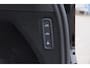 Volvo XC90 T8 455PK Automaat Plug-in hybrid AWD Ultra Bright Luchtvering / Trekhaak / Panoramadak / Google services / Elektrisch bedienbare voorstoelen met geheugen / Stoelverwarming voor en achter