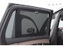 Volvo XC90 T8 455PK Automaat Plug-in hybrid AWD Ultra Bright Luchtvering / Trekhaak / Panoramadak / Google services / Elektrisch bedienbare voorstoelen met geheugen / Stoelverwarming voor en achter