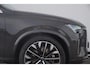 Volvo XC90 T8 455PK Automaat Plug-in hybrid AWD Ultra Bright Luchtvering / Trekhaak / Panoramadak / Google services / Elektrisch bedienbare voorstoelen met geheugen / Stoelverwarming voor en achter