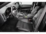 Porsche Cayenne Coupé 3.0 E-Hybrid 462pk Platinum Edition Luchtvering Leder Panoramadak Camera Navigatie Elektrisch bedienbare achterklep Apple Carplay/ Android Auto Sfeerverlichting Cruise control