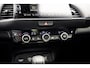 Honda Jazz 1.5 Full Hybrid Elegance Automaat | 8 jaar garantie | Premium Sunlight Silver Metallic | Stoelverwarming | Navigatie | Adaptieve cruisecontrol | PDC