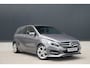 Mercedes-Benz B-klasse 180 Prestige - Trekhaak - Stoelverwarming - Navigatie - Blindspot - LED - Rijklaar