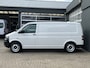 Volkswagen Transporter 2.0 TDI L2H1 Automaat Trekhaak 2500kg Airco Cruise controle Kastinrichting Omvormer Parkeersensor achter 2-Persoons Euro 5