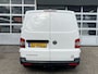 Volkswagen Transporter 2.0 TDI L2H1 Automaat Trekhaak 2500kg Airco Cruise controle Kastinrichting Omvormer Parkeersensor achter 2-Persoons Euro 5