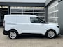 Ford Transit Courier 1.0 EcoBoost Limited Benzine Automaat Airco Cruise controle Trekhaak 1000kg 2-Persoons Navigatiesysteem Apple carplay Bluetooth Schuifdeur Parkeersensoren voor en achter