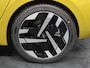 Opel Astra Electric 58 kWh 156PK Ultimate | 1ste eigenaar | AppleCarPlay/AndroidAuto | Schuifkanteldak | Head-Up Display | Navigatie | Adaptive Cruise Control | Keyless | AGR Stoelen | Stoel/Stuur/Voorruitverwarming | FULL LED | 360'Camera | Isofix | Privacy Glass |