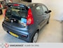 Peugeot 107 1.0-12V XS Automaat-5 Deurs-Electrisch pakket ramen en vergrendeling-Lichtmetaal met 4 seizoensbanden.