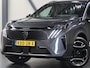 Peugeot e-5008 Allure Long Range 97 kWh 230PK 7p | 1ste eigenaar | AppleCarplay/AndroidAuto | Stoel/StuurVerwarming | Rondomzicht camera | LED | Keyless | Navigatie | Adaptieve Cruise Control | 7-zits | Warmtepomp | Privacy Glass | Isofix | Parkeersensoren |