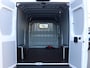 Peugeot e-Boxer 3.5t L4H3 Zwaar 110 kWh | 1ste eigenaar | AppleCarPlay/AndroidAuto | Navigatie | Cruise Control | Climate Control | Keyless | LED | Camera | 3 zits | Laadvloer | Parkeersensoren |