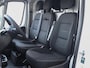 Peugeot e-Boxer 3.5t L4H3 Zwaar 110 kWh | 1ste eigenaar | AppleCarPlay/AndroidAuto | Navigatie | Cruise Control | Climate Control | Keyless | LED | Camera | 3 zits | Laadvloer | Parkeersensoren |