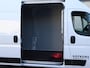 Peugeot e-Boxer 3.5t L4H3 Zwaar 110 kWh | 1ste eigenaar | AppleCarPlay/AndroidAuto | Navigatie | Cruise Control | Climate Control | Keyless | LED | Camera | 3 zits | Laadvloer | Parkeersensoren |