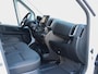 Peugeot e-Boxer 3.5t L4H3 Zwaar 110 kWh | 1ste eigenaar | AppleCarPlay/AndroidAuto | Navigatie | Cruise Control | Climate Control | Keyless | LED | Camera | 3 zits | Laadvloer | Parkeersensoren |