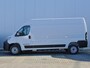 Peugeot e-Boxer 3.5t L4H3 Zwaar 110 kWh | 1ste eigenaar | AppleCarPlay/AndroidAuto | Navigatie | Cruise Control | Climate Control | Keyless | LED | Camera | 3 zits | Laadvloer | Parkeersensoren |
