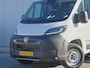 Peugeot e-Boxer 3.5t L4H3 Zwaar 110 kWh | 1ste eigenaar | AppleCarPlay/AndroidAuto | Navigatie | Cruise Control | Climate Control | Keyless | LED | Camera | 3 zits | Laadvloer | Parkeersensoren |